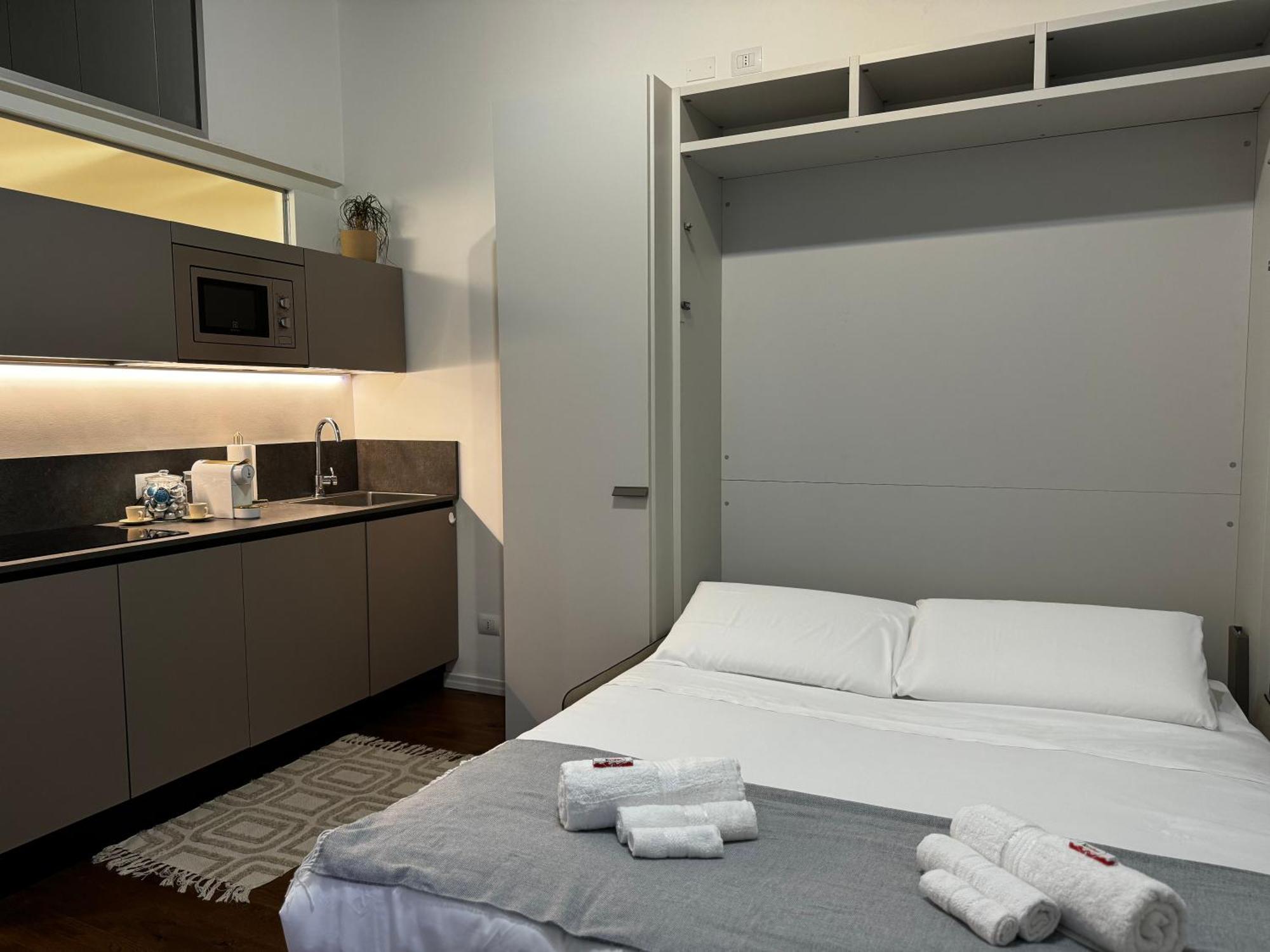 Regina Milano In Corso Lodi - Sky Tv, Wifi E Breakfast Box Apartamento Exterior foto