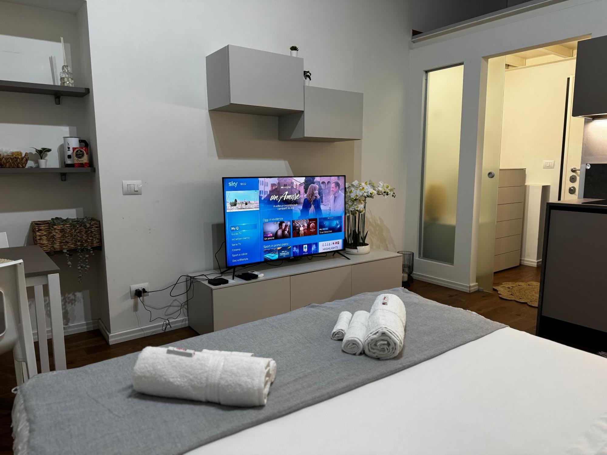 Regina Milano In Corso Lodi - Sky Tv, Wifi E Breakfast Box Apartamento Exterior foto
