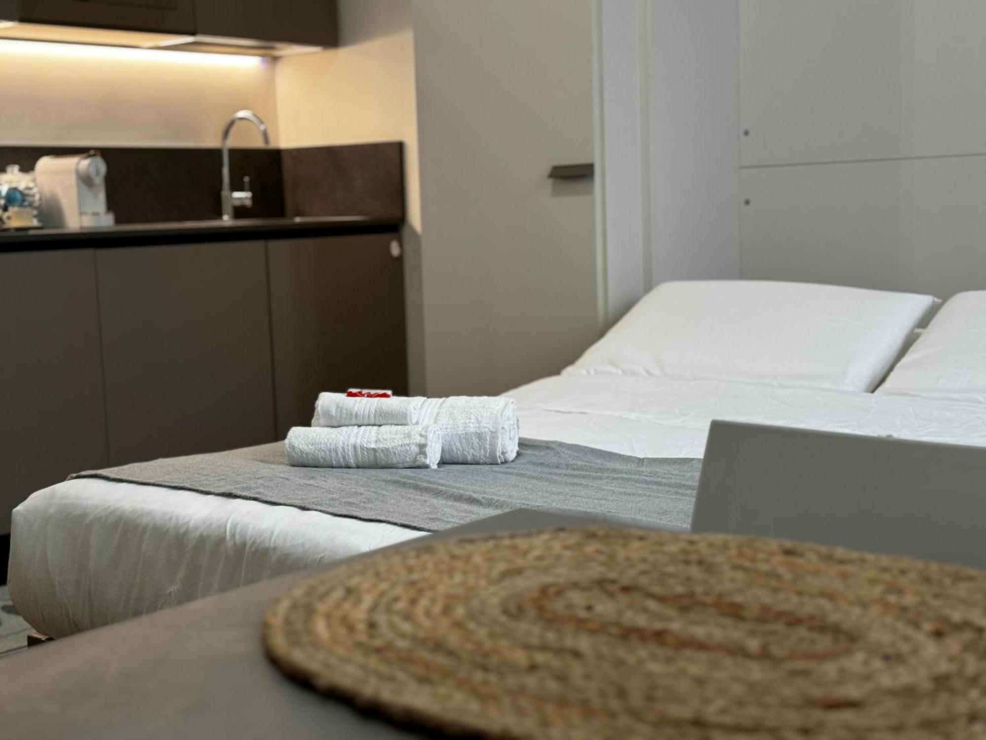 Regina Milano In Corso Lodi - Sky Tv, Wifi E Breakfast Box Apartamento Exterior foto