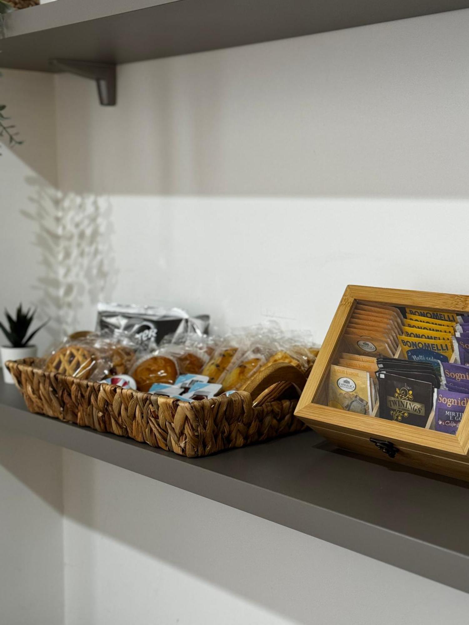 Regina Milano In Corso Lodi - Sky Tv, Wifi E Breakfast Box Apartamento Exterior foto
