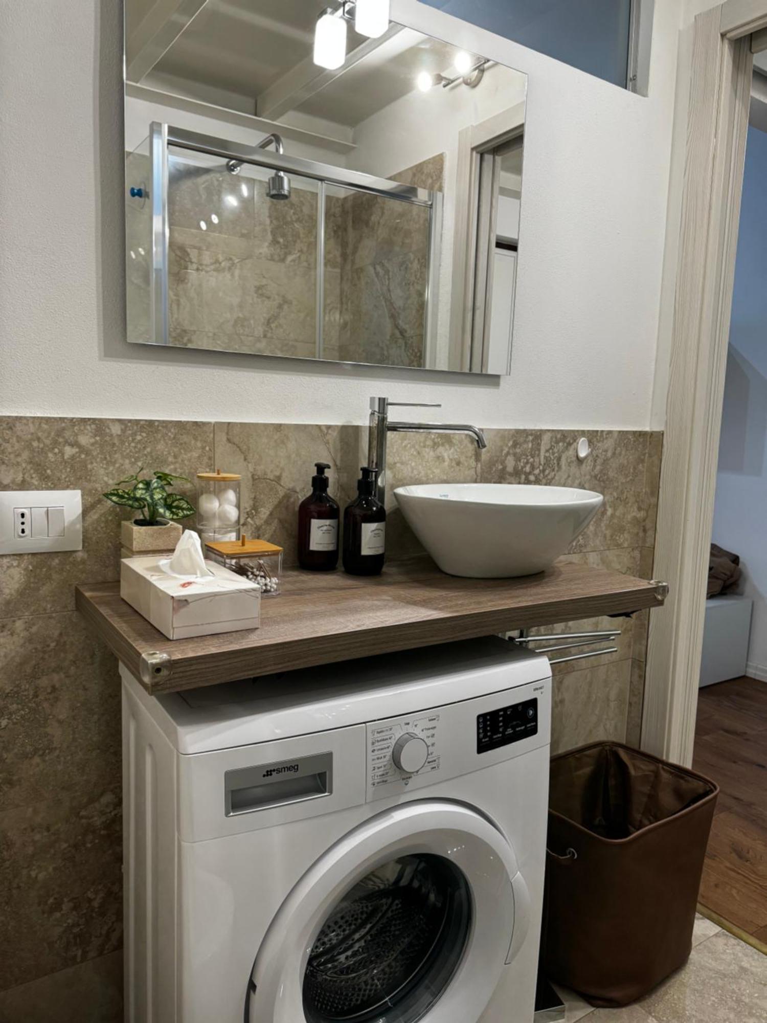 Regina Milano In Corso Lodi - Sky Tv, Wifi E Breakfast Box Apartamento Exterior foto