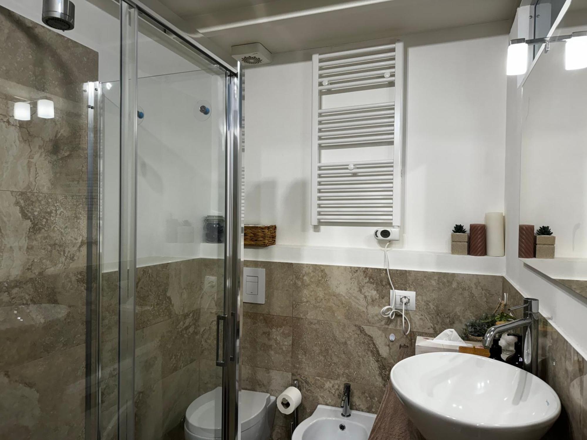 Regina Milano In Corso Lodi - Sky Tv, Wifi E Breakfast Box Apartamento Exterior foto